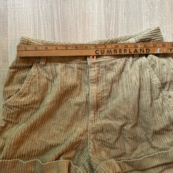 DKNY JEANS corduroy beige shorts size 12 - Picture 3 of 5